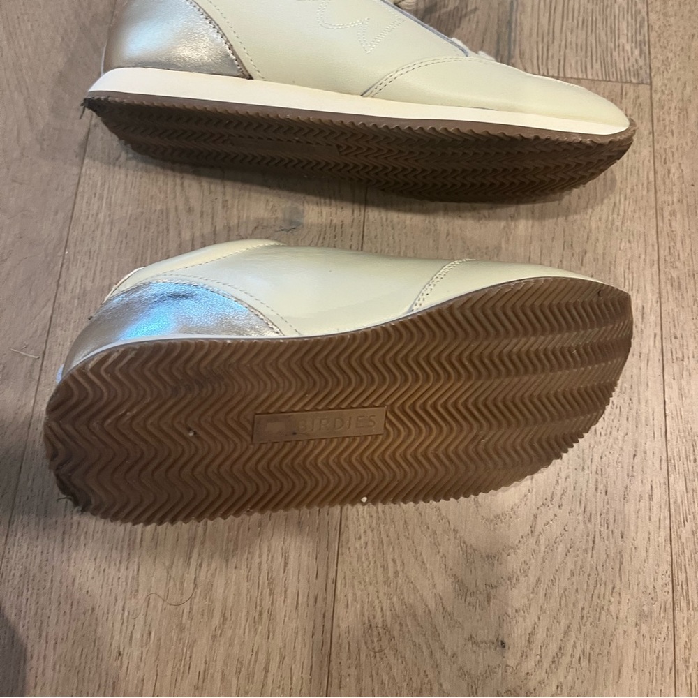 Sneakers - Picture 2 of 3
